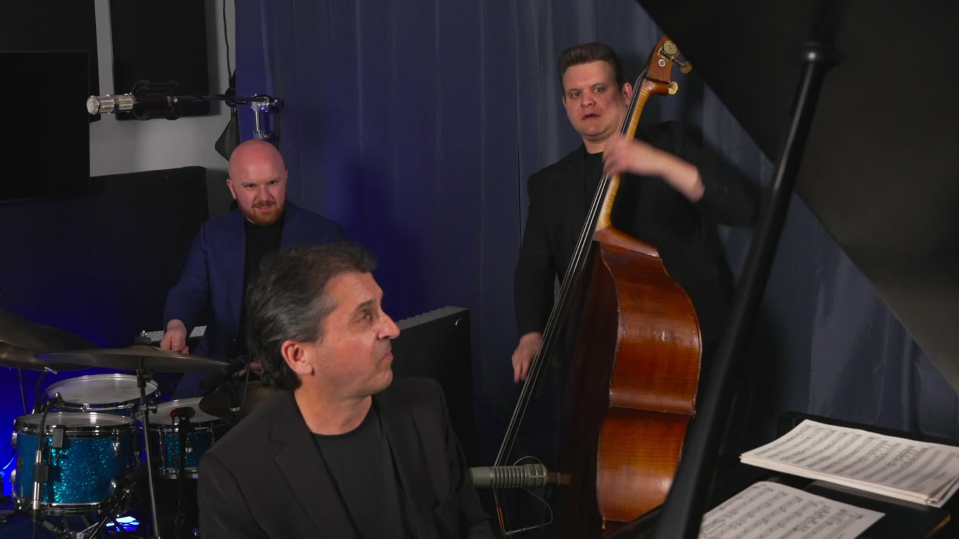 Tamir Hendelman in the Sessions With Shaw studio